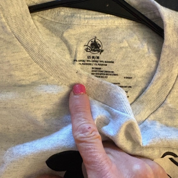 Walt Disney World
Old school Disney logo
Vintage unique &!Rare Find - Picture 7 of 7